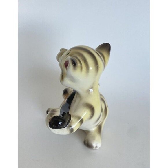 Eyes Closed Cat Playing Banjo Guitar Figurine Porcelain Japan Vintage 3 1/4” - Picture 4 of 8
